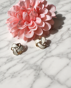 Boucles d'oreilles "Nœud Nacré"