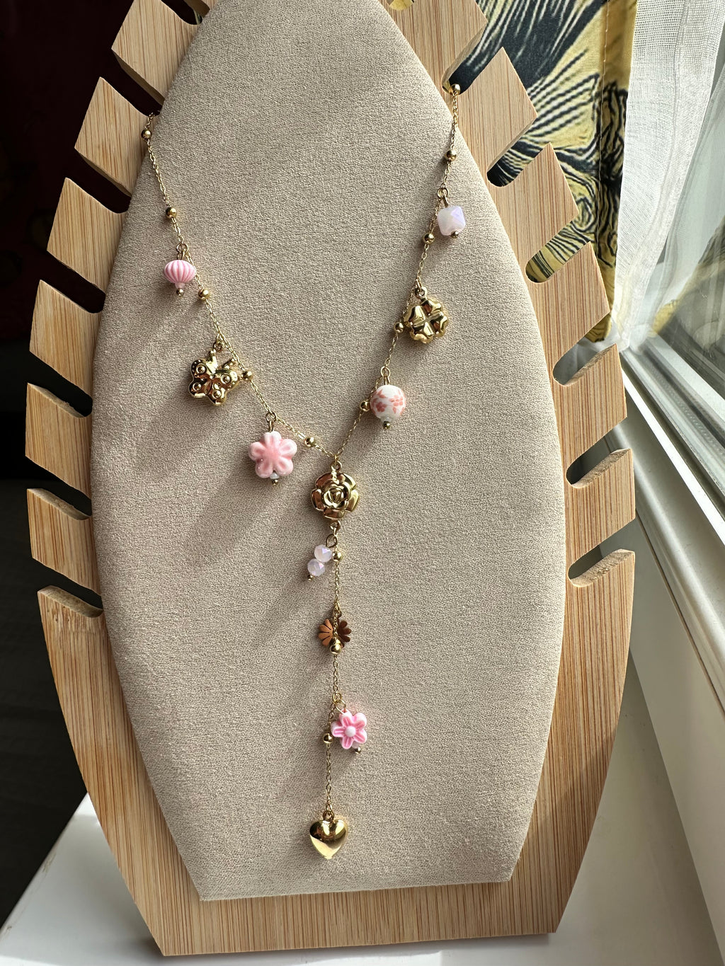 Collier "Jardin Suspendu" – Cascade de Charms & Rose Pastel