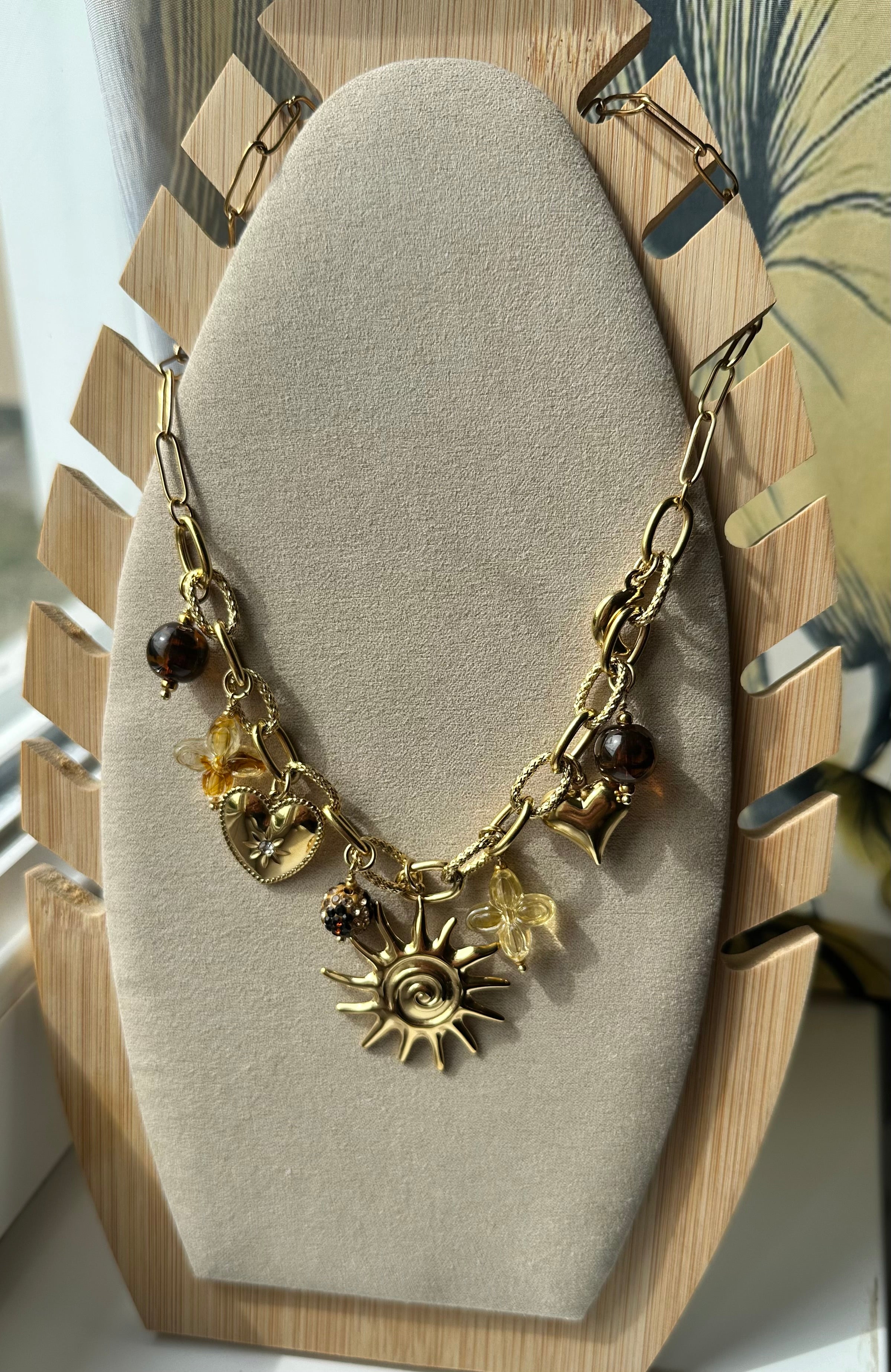 Collier "Aura Solaire" – Accumulation Céleste & Éclats Ambrés